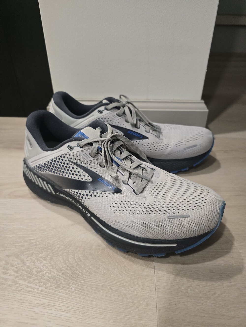 Men's Brooks Adrenaline GTS 22 Running Shoes